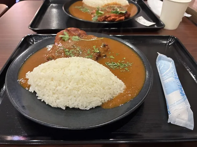 どデカタンドリーチキンカレー